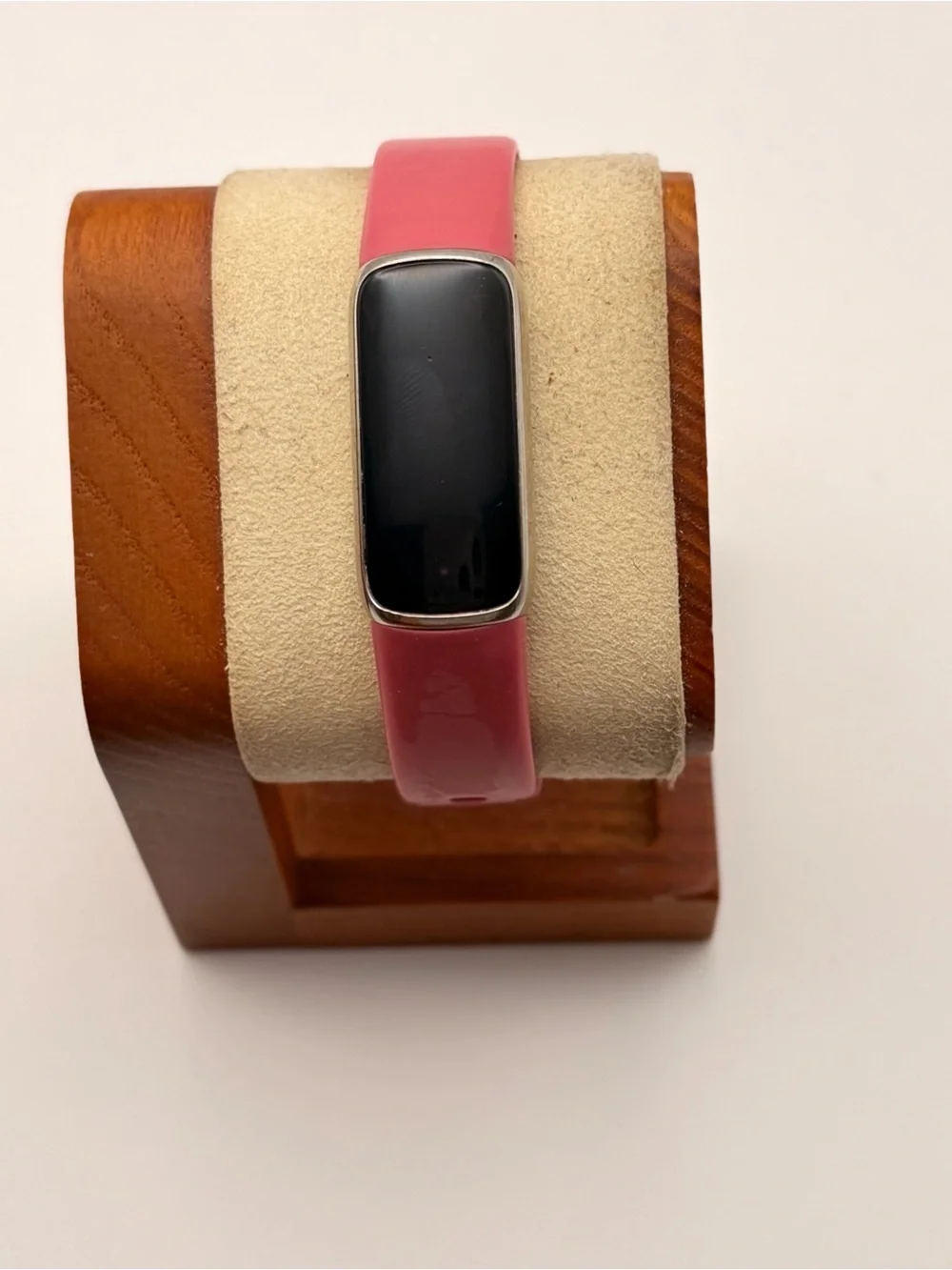 Fitbit Luxe, Tested, Pink/silver, Rare Color, Charger Included, Fitness Tracker